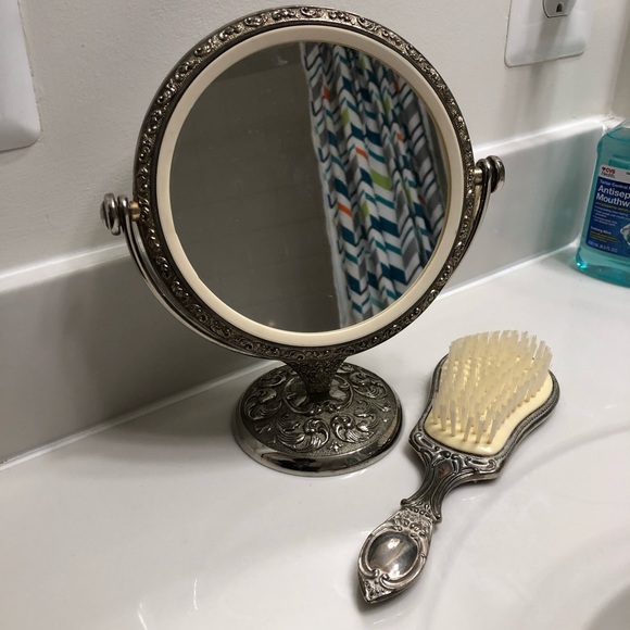 Vintage Vanity Set - Swivel Double sides mirror (normal/magnifying) and brush main image 8